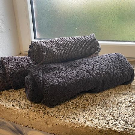 Eifelstein, Apartment Mit Whirlpool Und Ofen Dahlem  Bagian luar foto