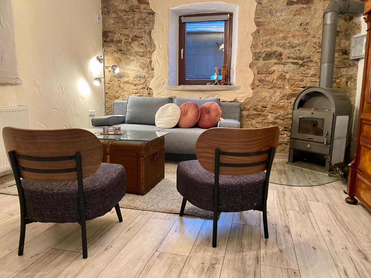 Eifelstein, Apartment Mit Whirlpool Und Ofen Dahlem  Bagian luar foto