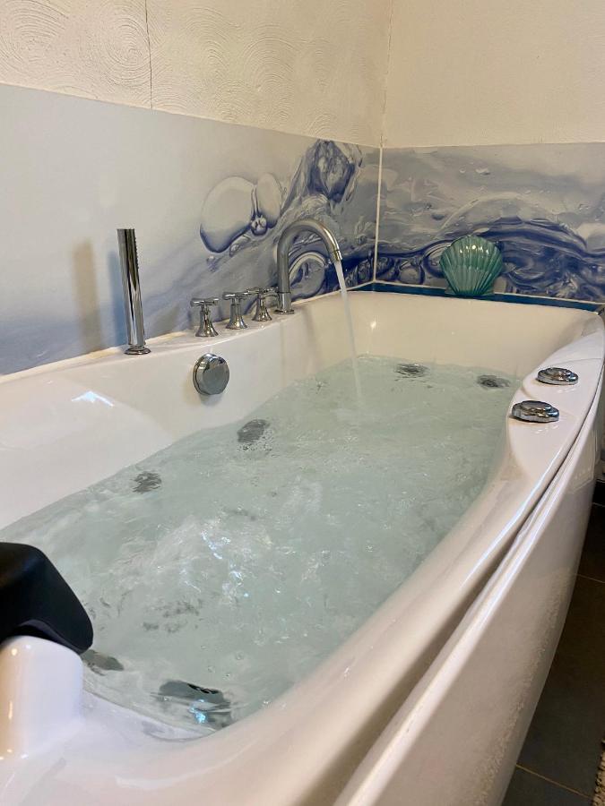 Eifelstein, Apartment Mit Whirlpool Und Ofen Dahlem  Bagian luar foto