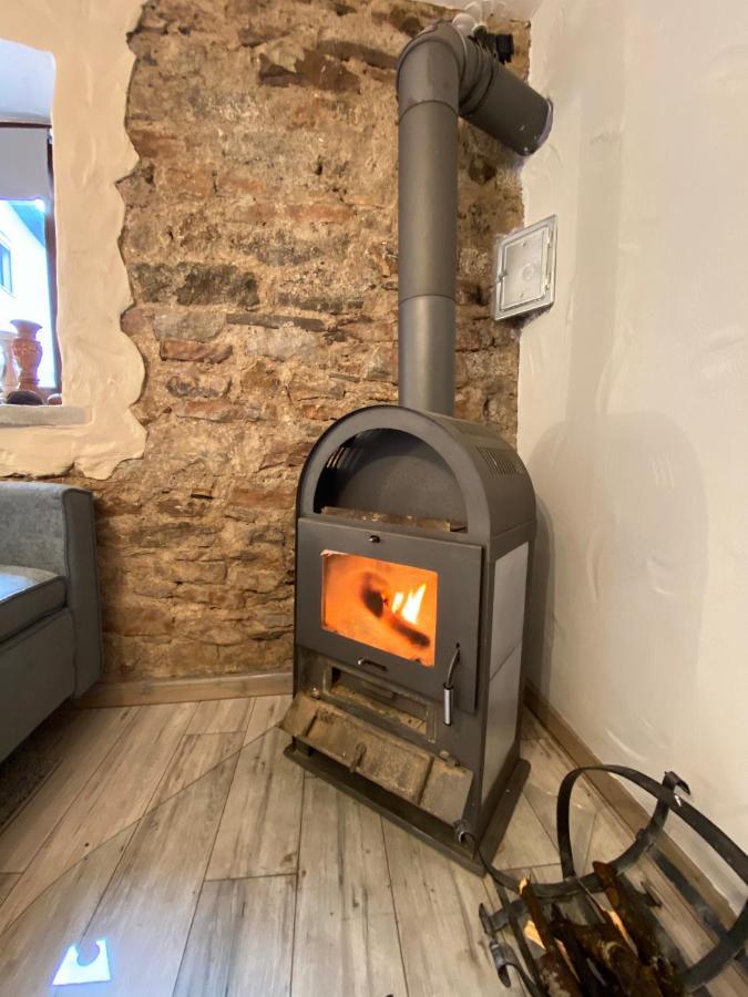 Eifelstein, Apartment Mit Whirlpool Und Ofen Dahlem  Bagian luar foto