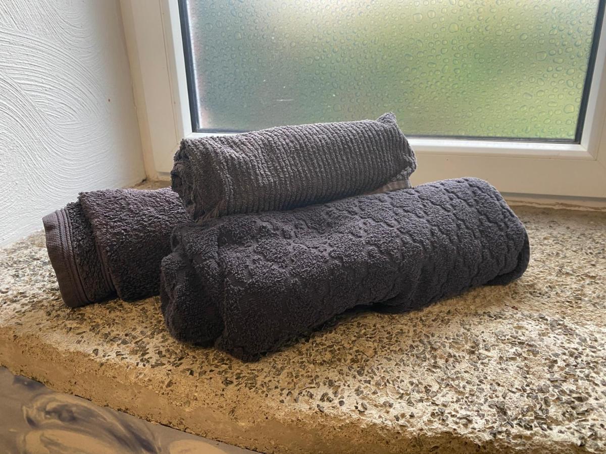 Eifelstein, Apartment Mit Whirlpool Und Ofen Dahlem  Bagian luar foto